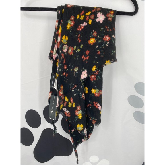 Inc NWT International Concepts Floral Print Triangle Scarf Fringe Black OS New - Picture 3 of 10